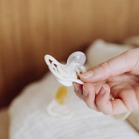 Silicone vs Natural Rubber Pacifiers Which Is Better (2).jpg