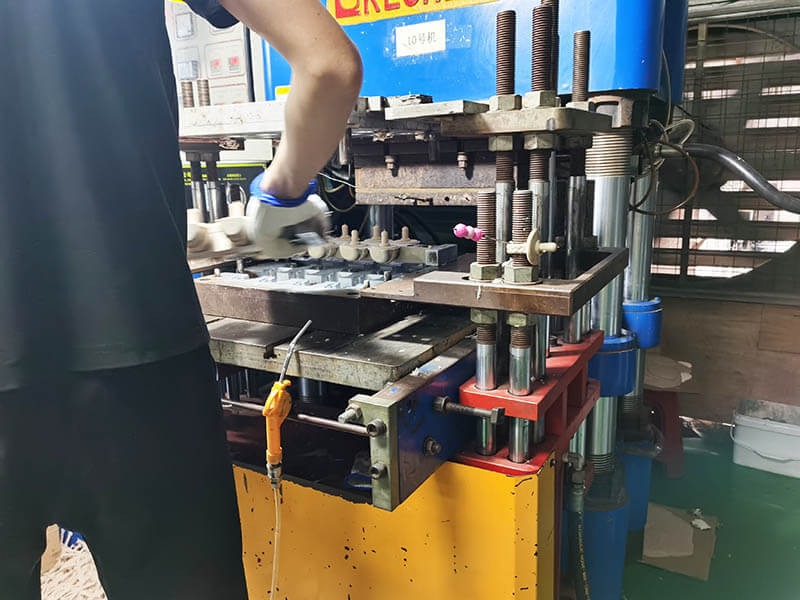 Liquid-Silicone-Rubber-LSR-Injection-Molding-Working.jpg