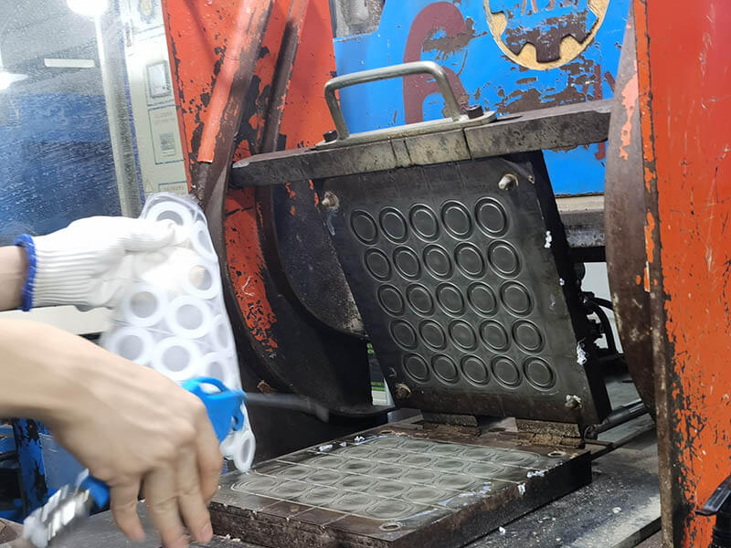 Silicone-Gasket-Compression-Molding.jpg