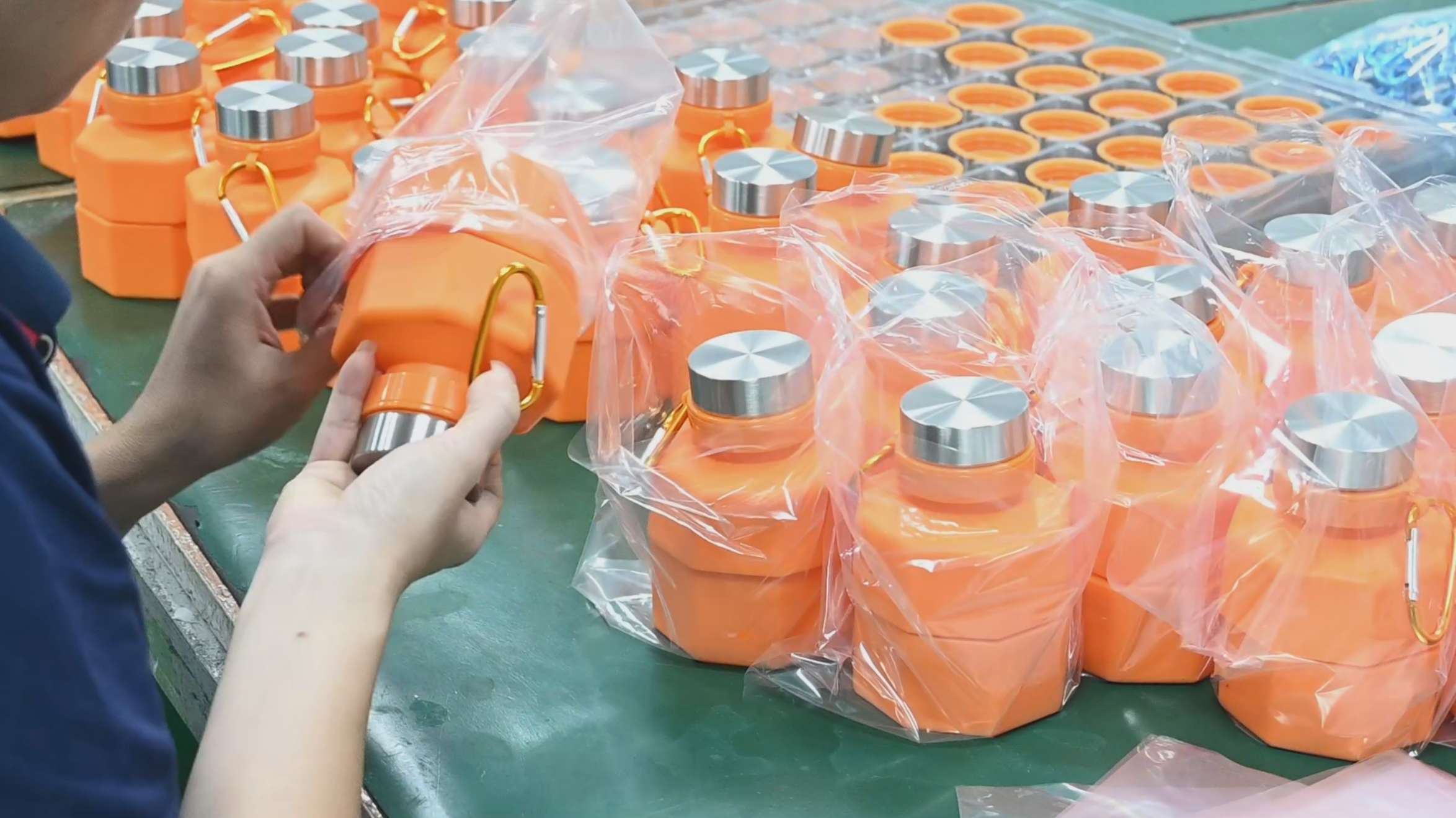 custom silicone dumbbell water bottle manufacturer
