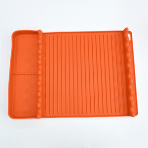Food-Grade Silicone BBQ Tool Mat with Drip Tray