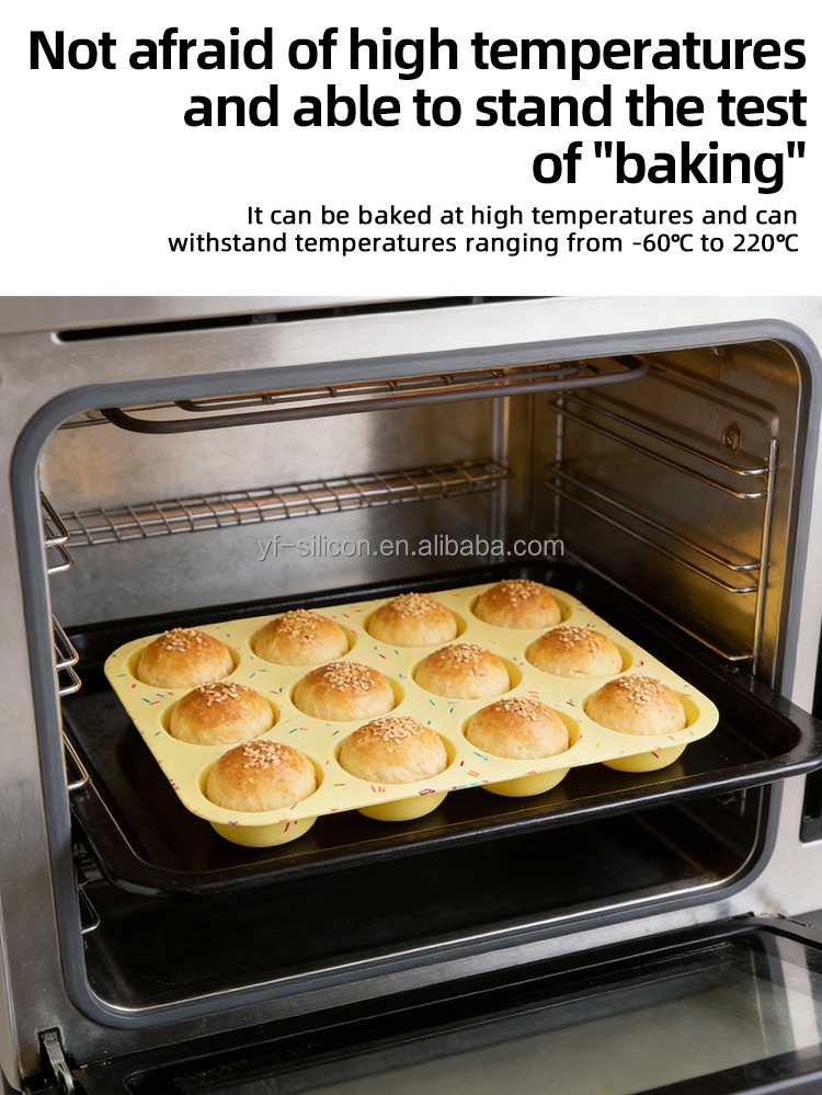 12-Cup Silicone Muffin Pan (3).jpg