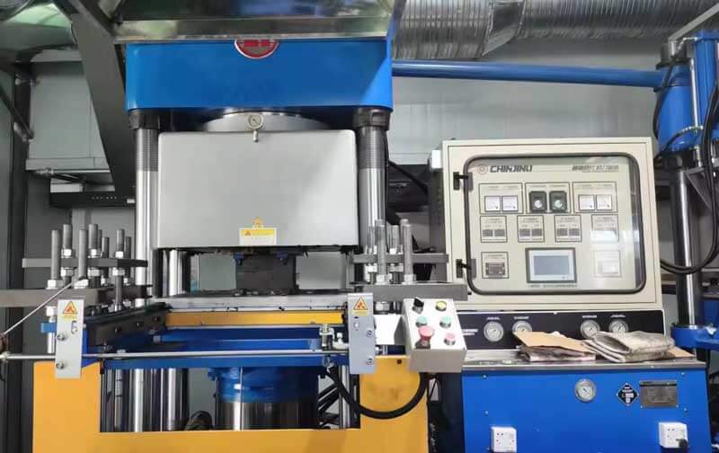 silicone-candle-molds-machine.jpg