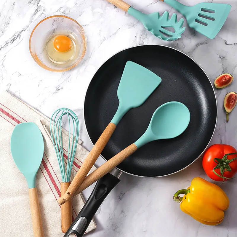 Silicone-Overmolding-Kitchenware.jpg